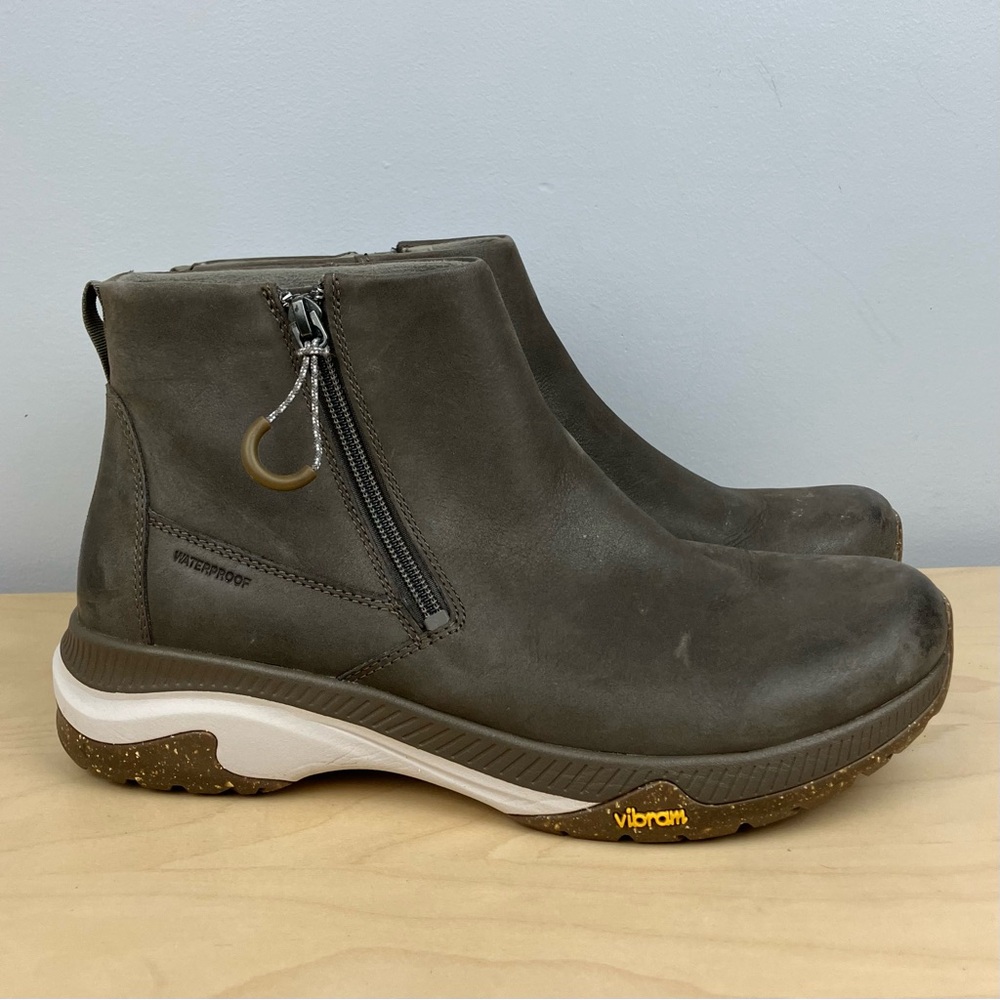 Dansko Women’s Size 40 / 9.5-10 Margo Gray Taupe Leather Ankle Boots Waterproof